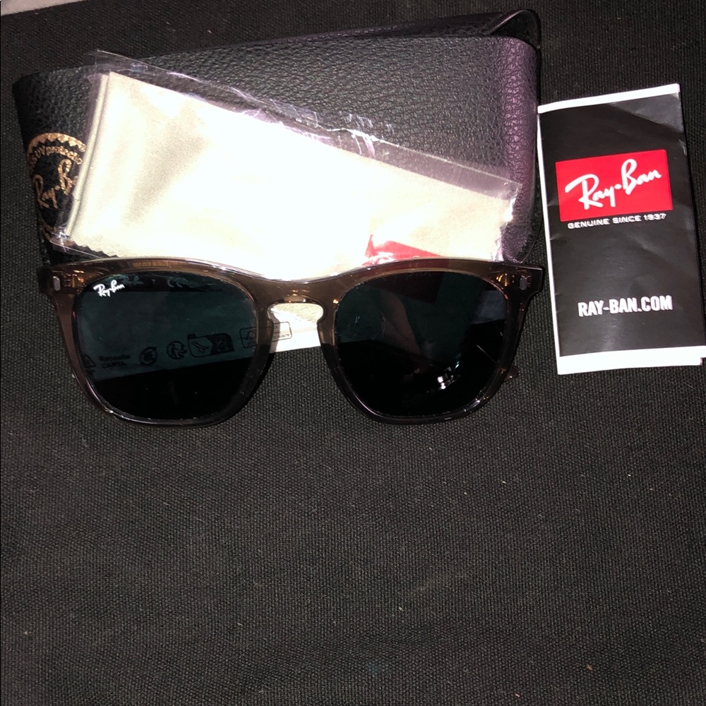 Ray-Ban Dark Brown Sunglasses wit blue lens